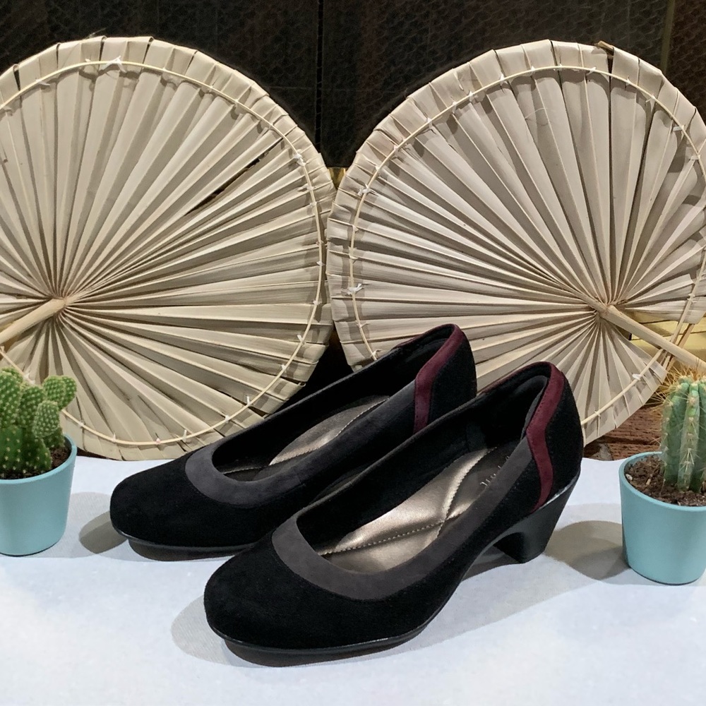 3/$20 Easy Spirit comfort and soft
